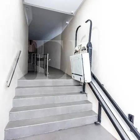Lejlighed Minimalistic In Heart Of Rems